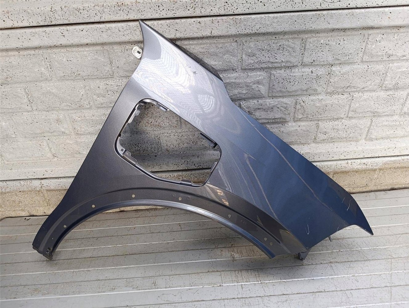 RENAULT SCENIC 5 24- BŁOTNIK PRAWY PRZEDNI ORYGINAŁ (17880056071)