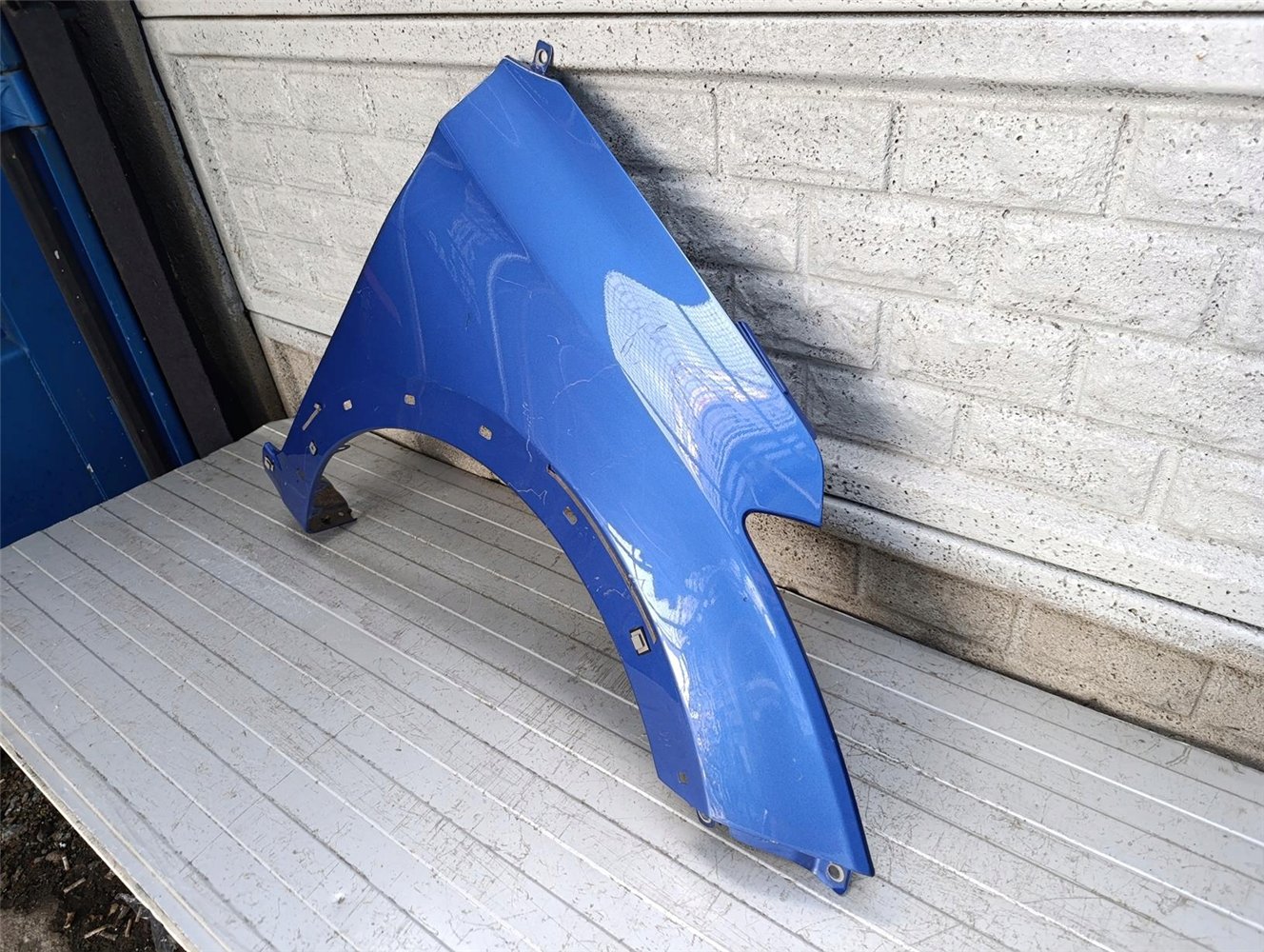 HYUNDAI I20 CROSS SPORT BŁOTNIK PRZEDNI PRAWY ORYGINAŁ (17880056576)