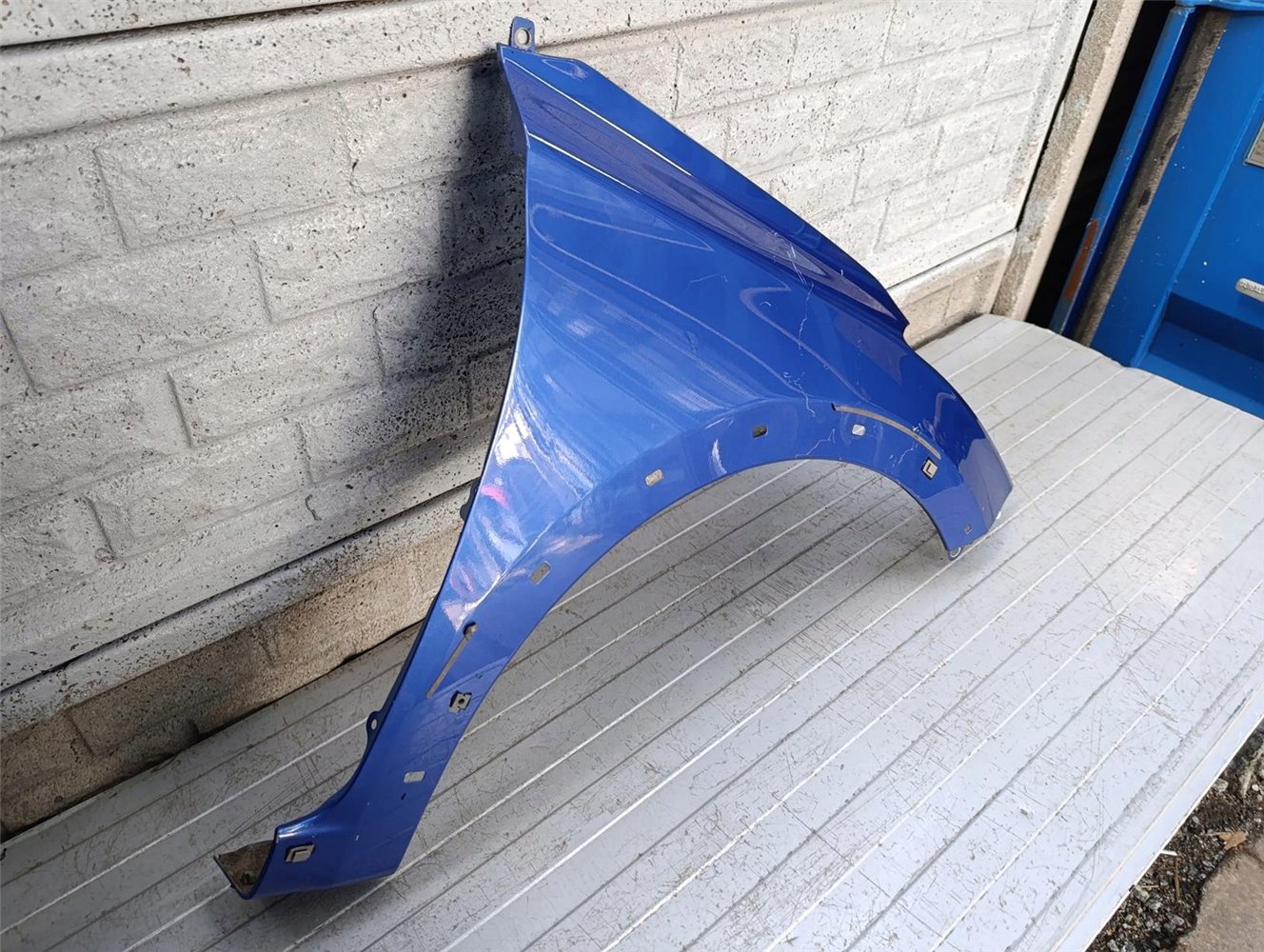 HYUNDAI I20 CROSS SPORT BŁOTNIK PRZEDNI PRAWY ORYGINAŁ (17880056576)