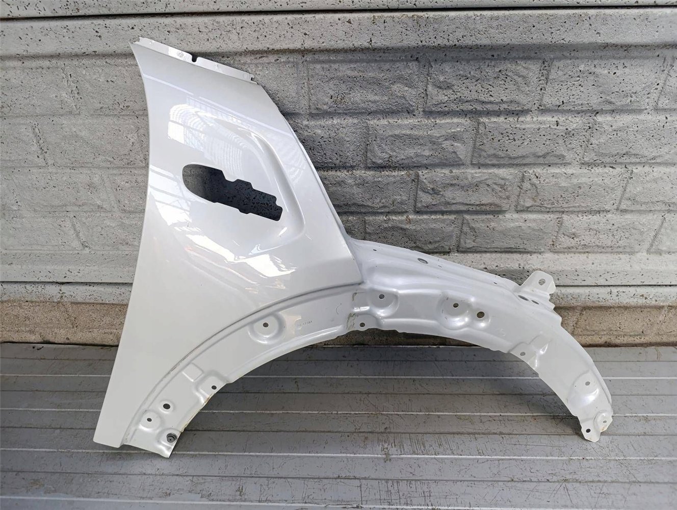 MINI COOPER ONE F55 F56 F57 BŁOTNIK PRZEDNI PRAWY ORYGINAŁ (17880068964)