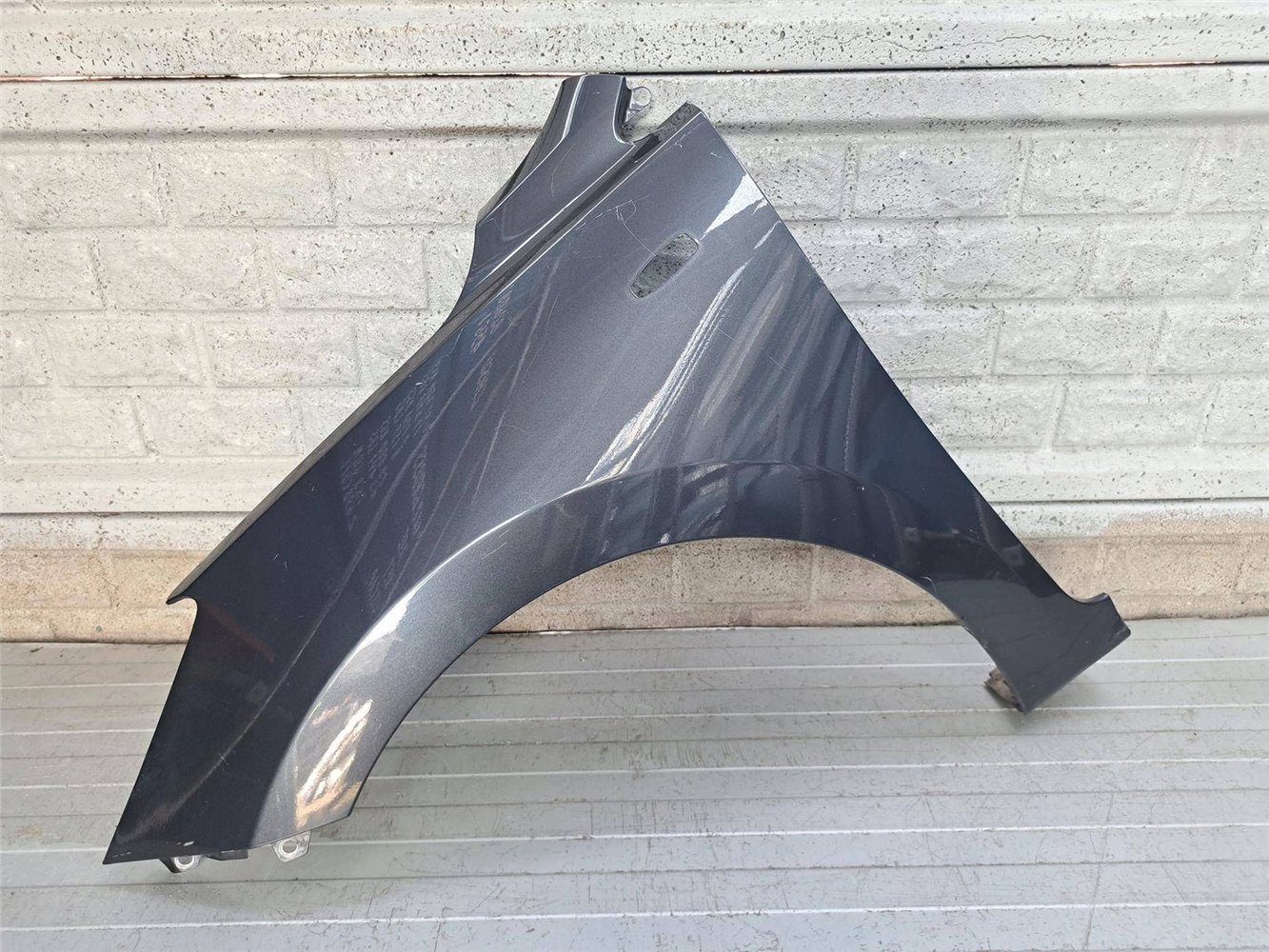 KIA RIO 5 V 2017-2024 BŁOTNIK LEWY PRZEDNI ORYGINAŁ (17883064721)