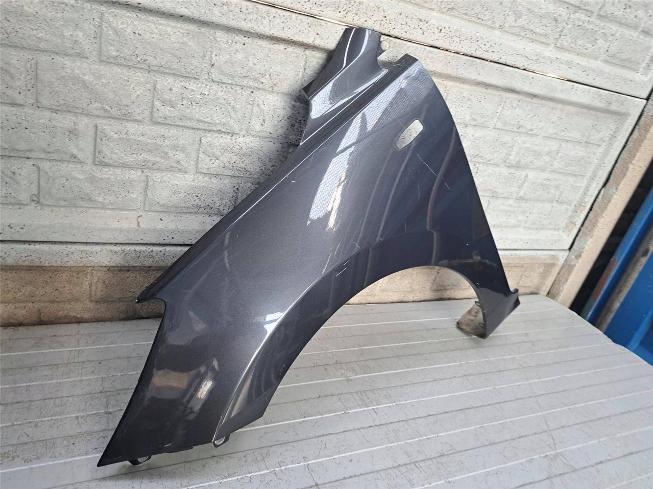 KIA RIO 5 V 2017-2024 BŁOTNIK LEWY PRZEDNI ORYGINAŁ (17883064721)