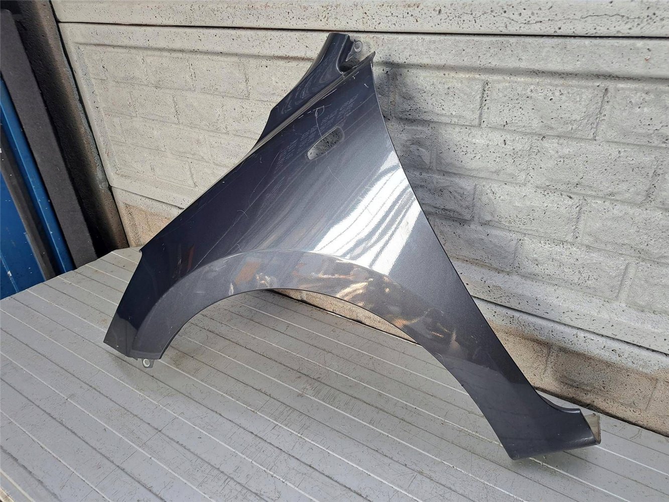 KIA RIO 5 V 2017-2024 BŁOTNIK LEWY PRZEDNI ORYGINAŁ (17883064721)