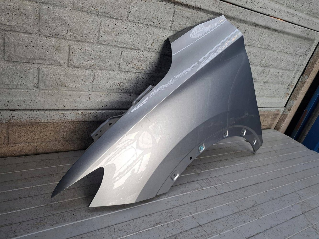 MG ZS EV BŁOTNIK PRZEDNI LEWY ORYGINAŁ (17883068180)