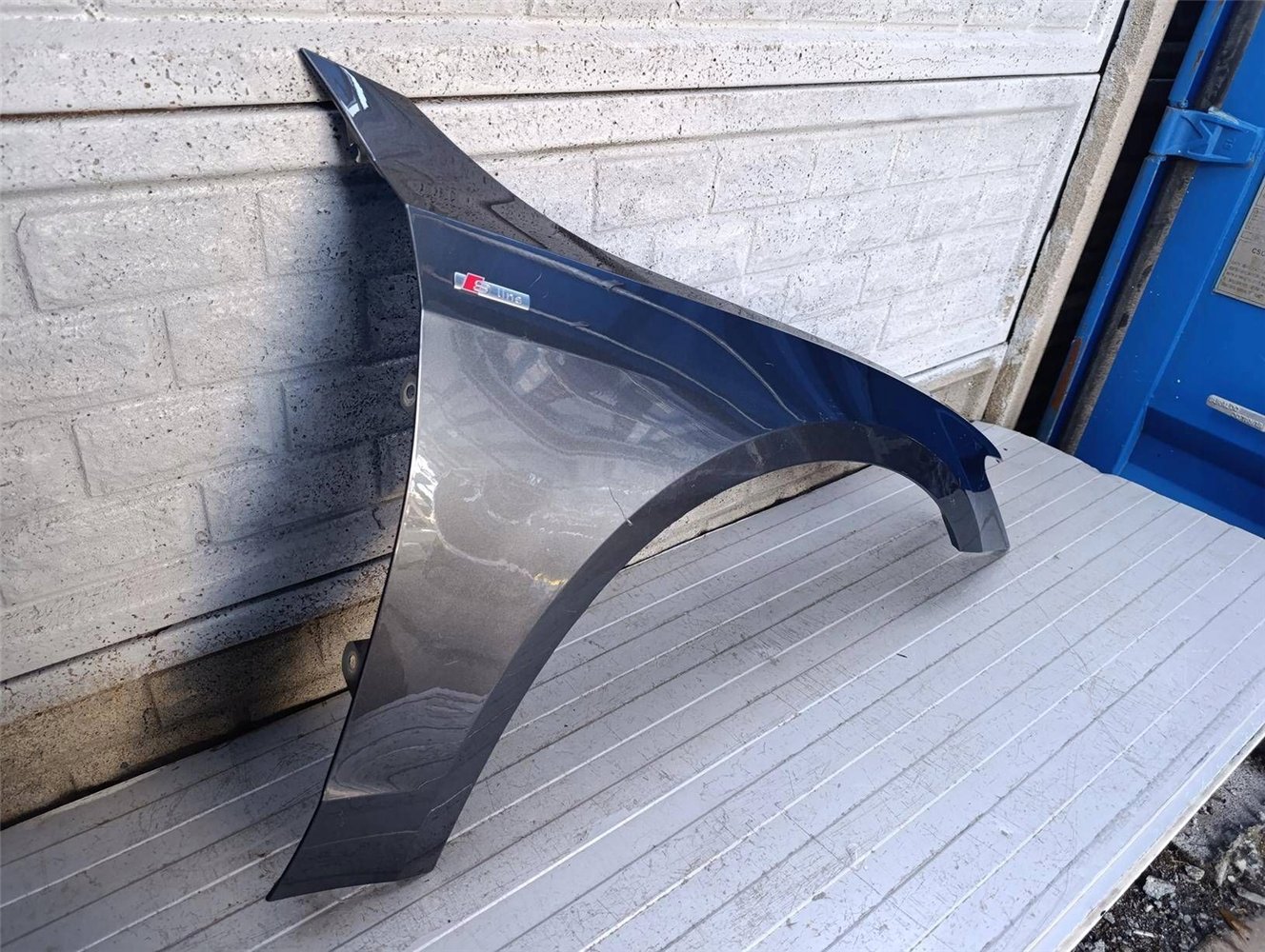 AUDI A7 C8 4K 18-25 BŁOTNIK PRZEDNI PRAWY ORYGINAŁ (17883118608)