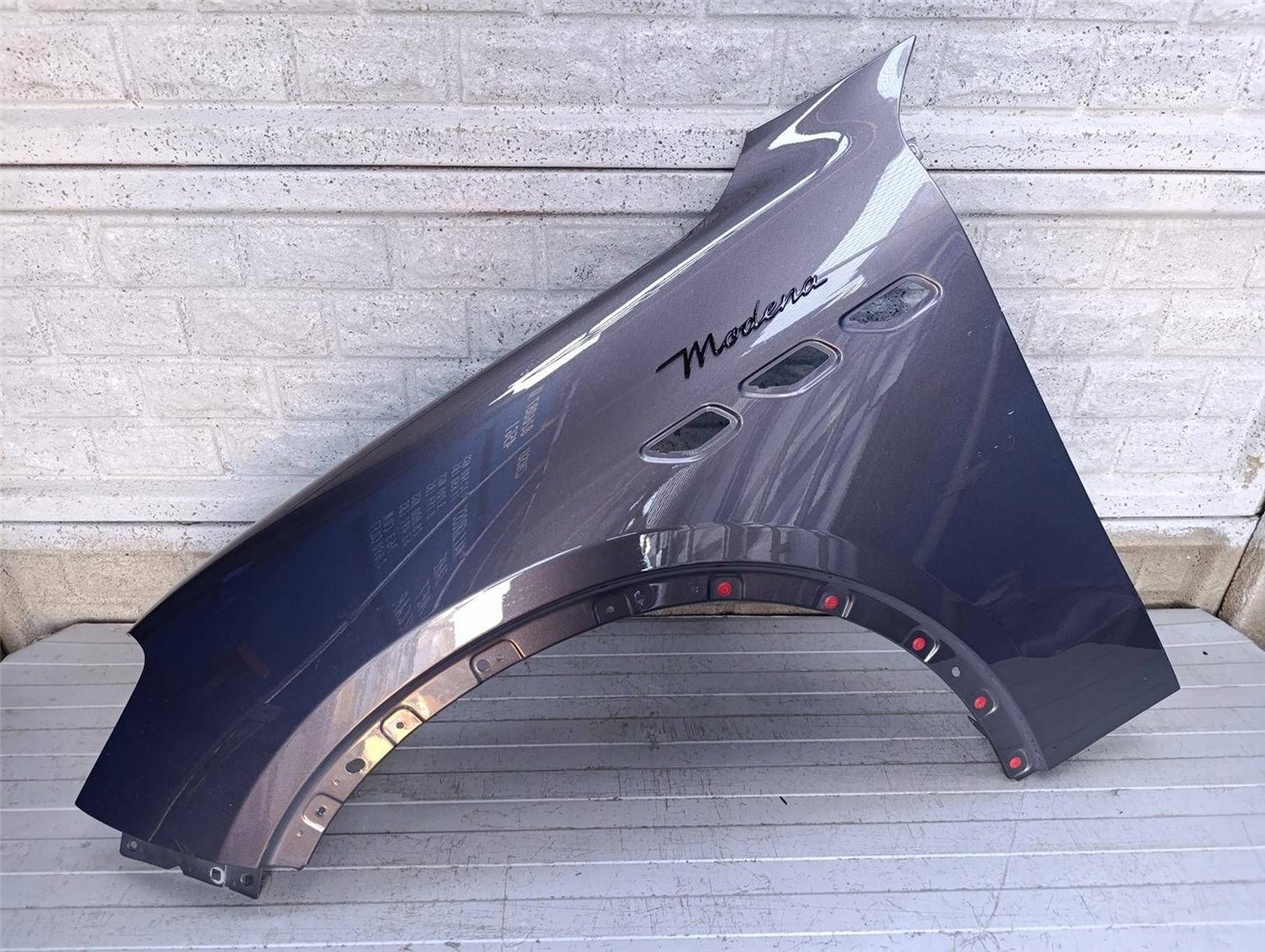 MASERATI GRECALE 22- BŁOTNIK LEWY PRZÓD ORYGINAŁ (17883147283)