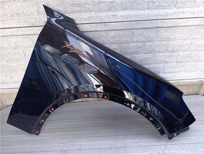 MASERATI GRECALE 22- BŁOTNIK PRAWY PRZÓD ORYGINAŁ (17883148989)