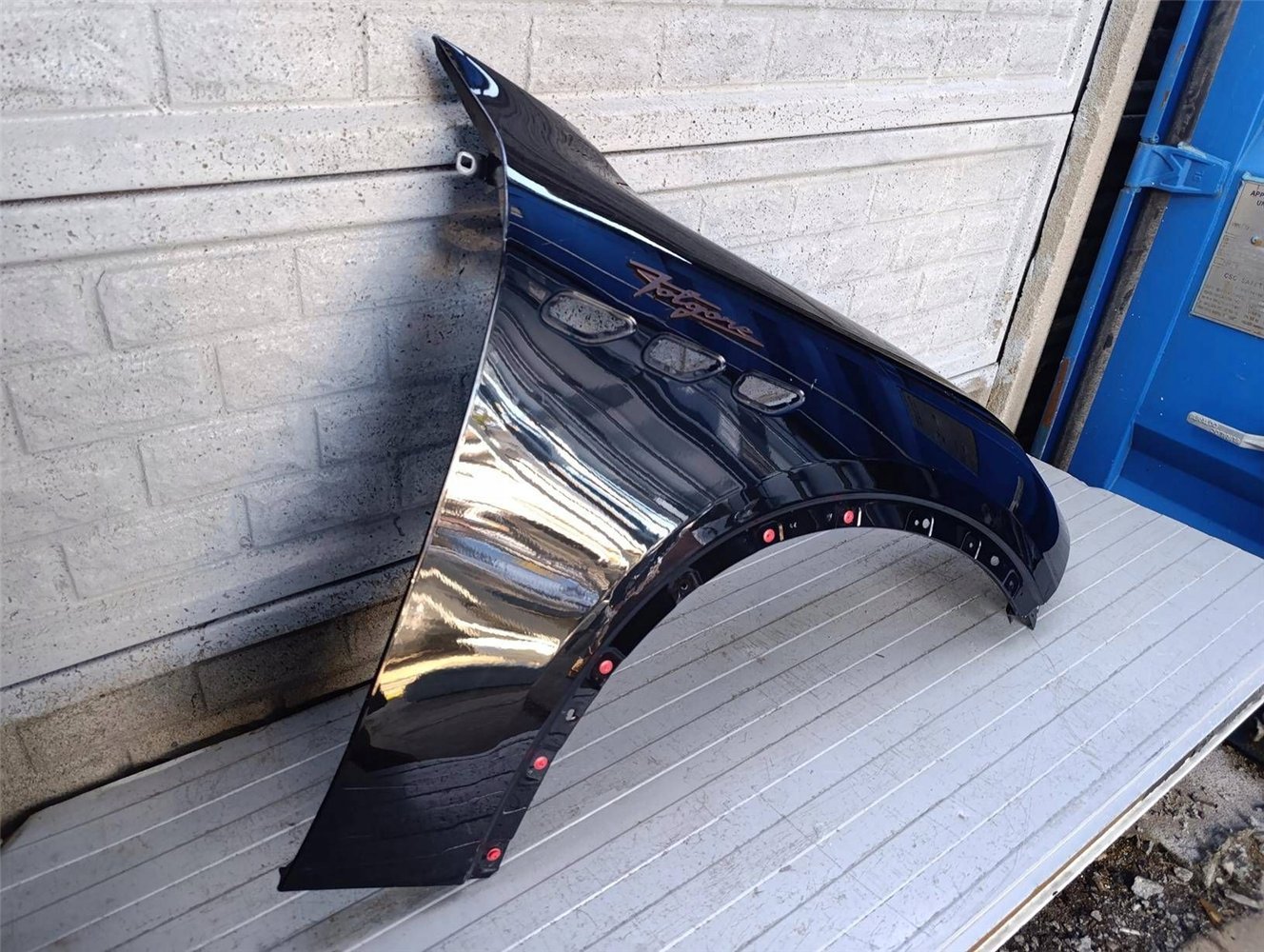 MASERATI GRECALE 22- BŁOTNIK PRAWY PRZÓD ORYGINAŁ (17883148989)