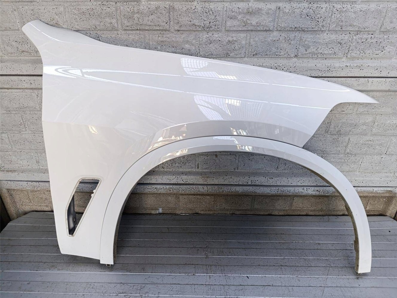 BMW X5 G05 2019-2025 BŁOTNIK PRZEDNI PRAWY ORYGINAŁ (17883151316)