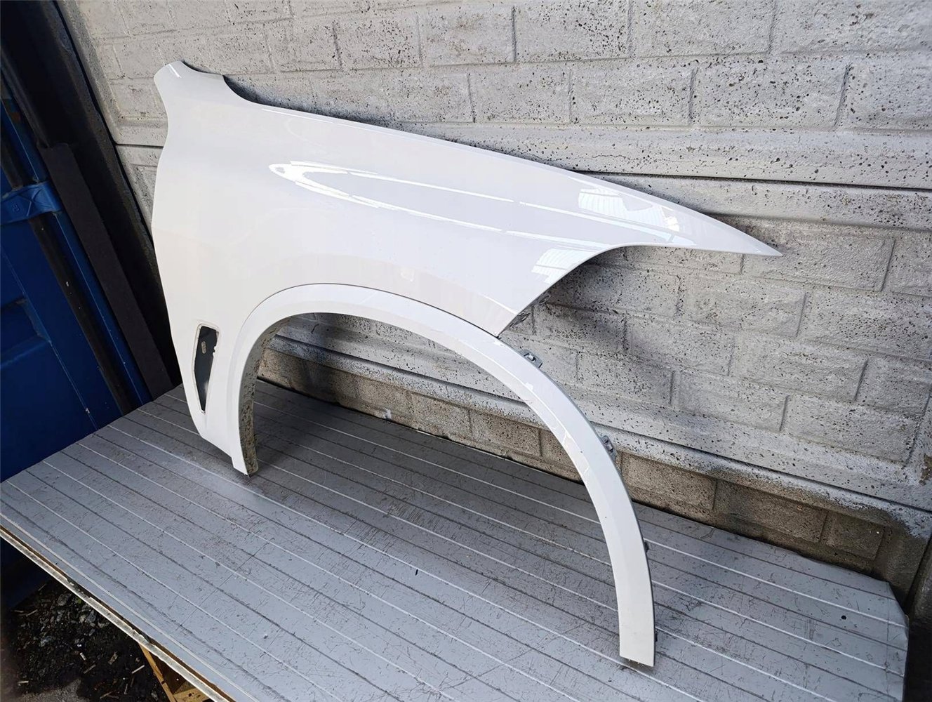 BMW X5 G05 2019-2025 BŁOTNIK PRZEDNI PRAWY ORYGINAŁ (17883151316)