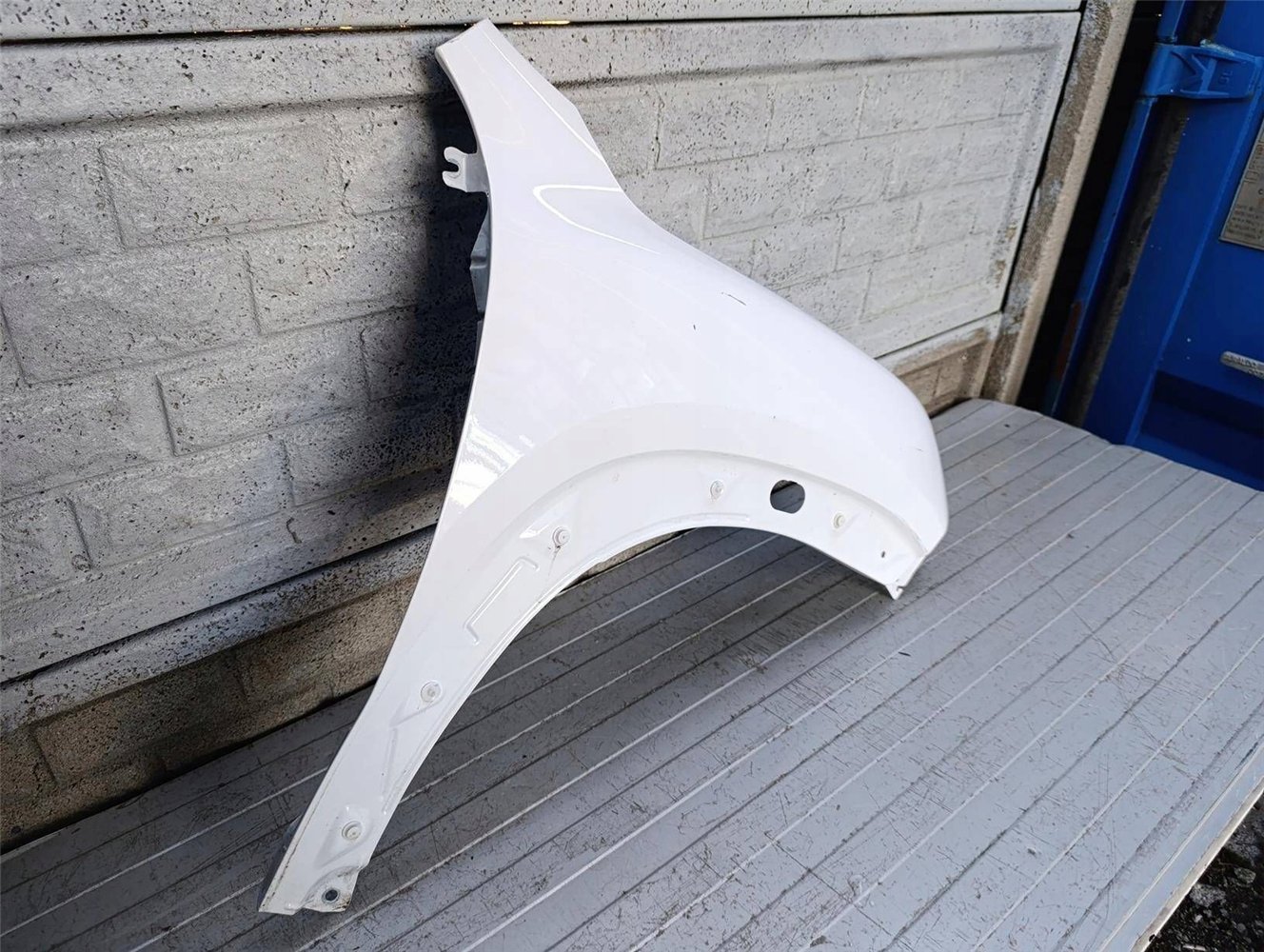 DACIA SPRING 2021- BŁOTNIK PRZEDNI PRAWY ORYGINAŁ (17883153317)