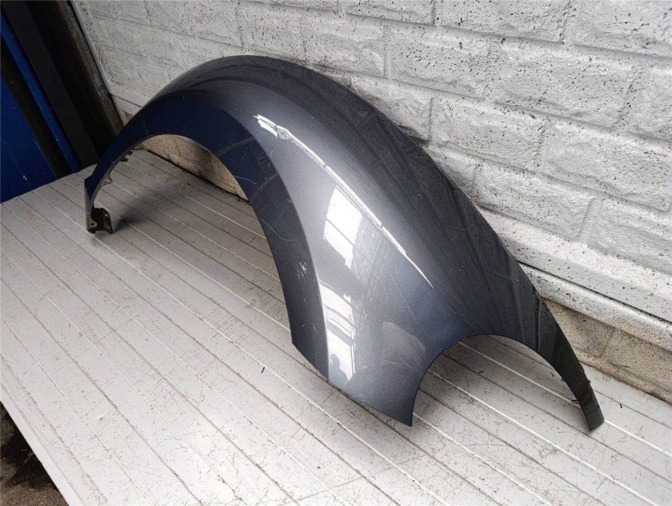 VW NEW BEETLE 11-17 BŁOTNIK PRAWY PRZÓD ORYGINAŁ (17891177858)