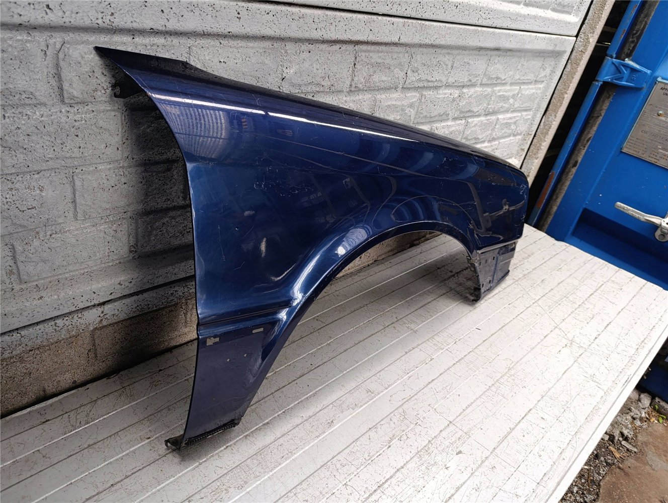 BŁOTNIK PRAWY PRZEDNI AUDI 80 90 B4 1991-97 ORYGINAŁ (17891213313)