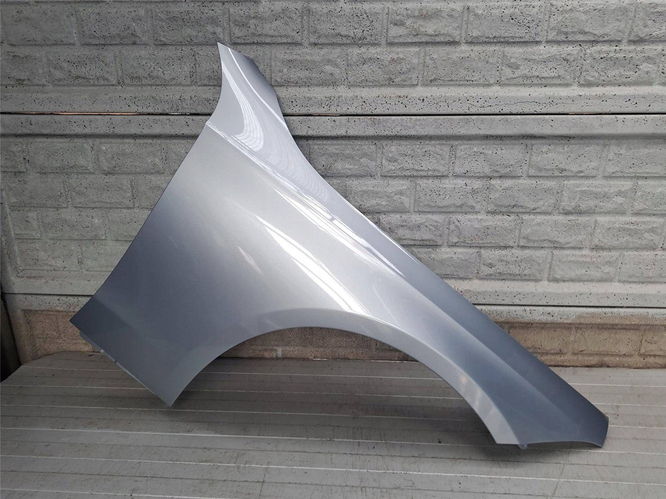 MERCEDES CLE C236 A236 23- BŁOTNIK PRAWY ORYGINAŁ (17894007414)