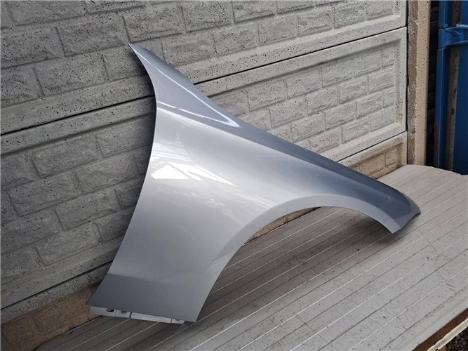 MERCEDES CLE C236 A236 23- BŁOTNIK PRAWY ORYGINAŁ (17894007414)