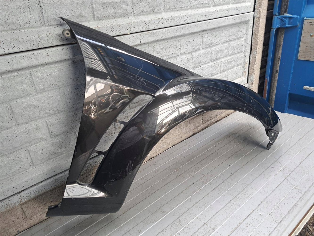 MAZDA RX8 RX-8 2003-12 BŁOTNIK PRAWY PRZEDNI ORYGINAŁ (17894046935)