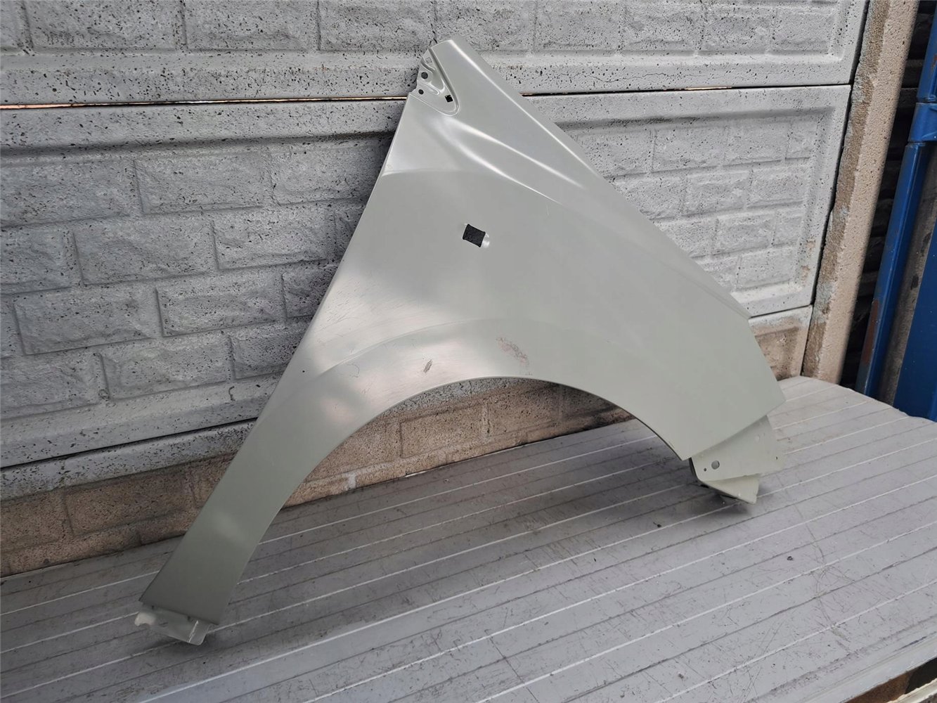 DACIA DOKKER LODGY BŁOTNIK PRZEDNI PRAWY NOWY ORYGINAŁ (17894048693)