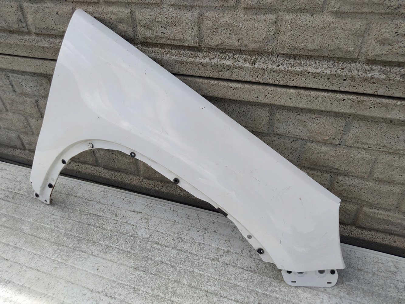 VW TIGUAN 2007-2017 BŁOTNIK PRZEDNI PRAWY - (12364203251)