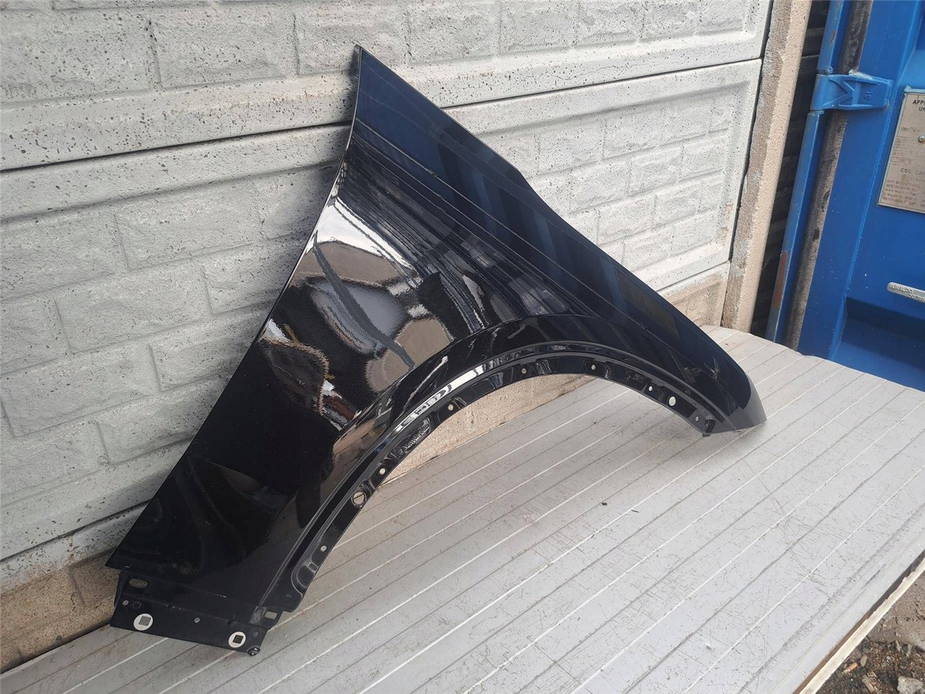 BŁOTNIK MERCEDES EQE SUV x294 PRAWY PRZEDNI ORYGINAŁ (17897088553)