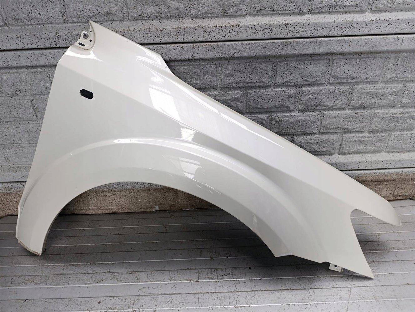 FIAT FREEMONT DODGE JOURNEY BŁOTNIK PRAWY ORYGINAŁ (17897112270)