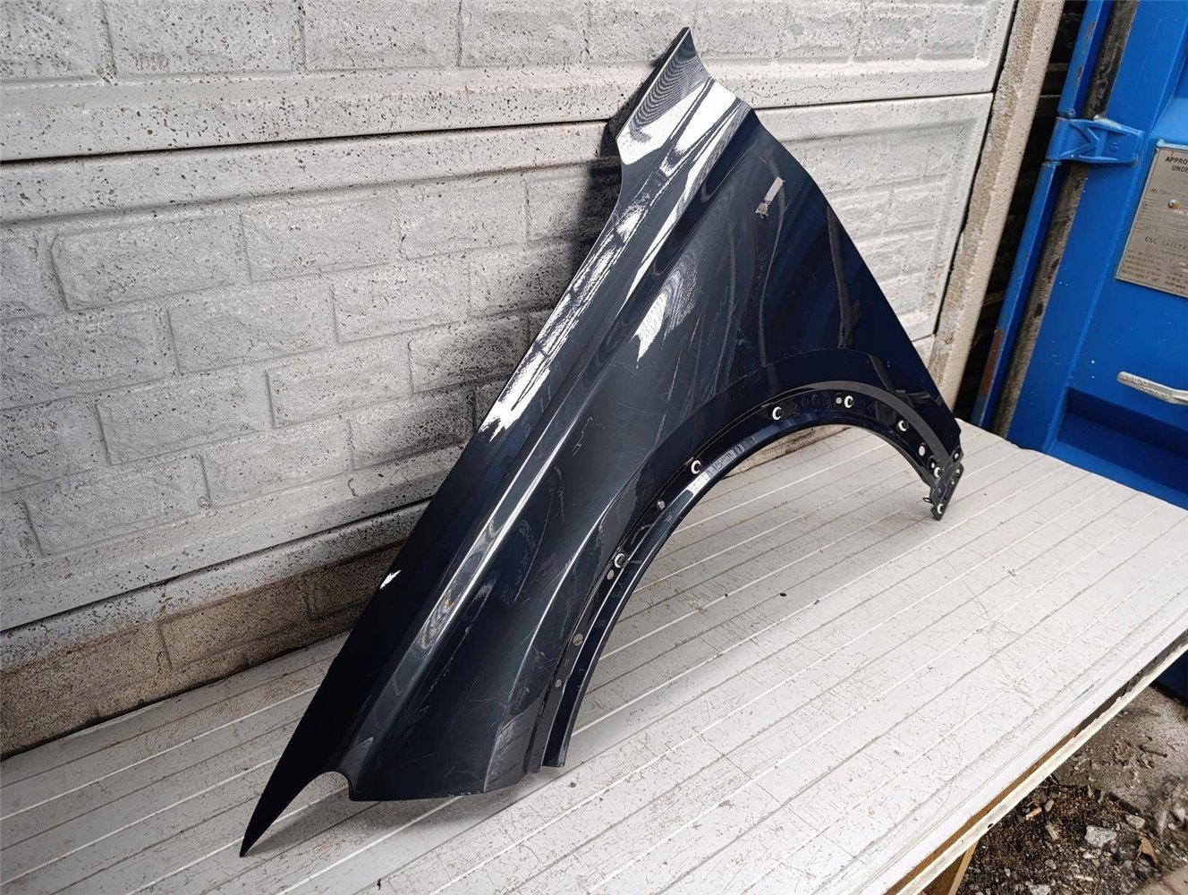 AUDI Q6 E-TRON BŁOTNIK PRZEDNI LEWY ORYGINAŁ (17897137953)