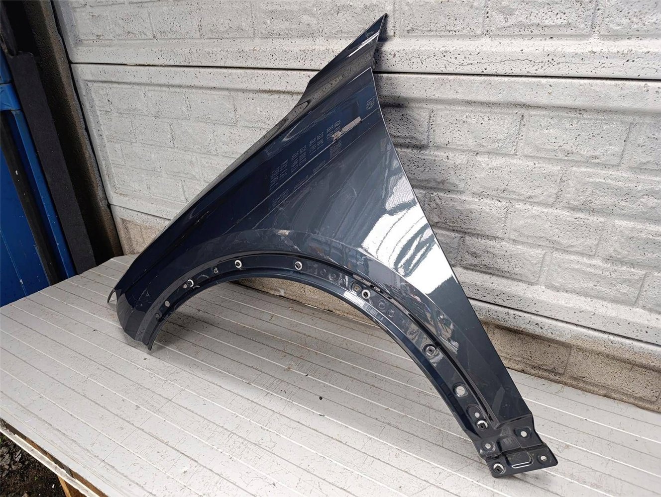 AUDI Q6 E-TRON BŁOTNIK PRZEDNI LEWY ORYGINAŁ (17897137953)