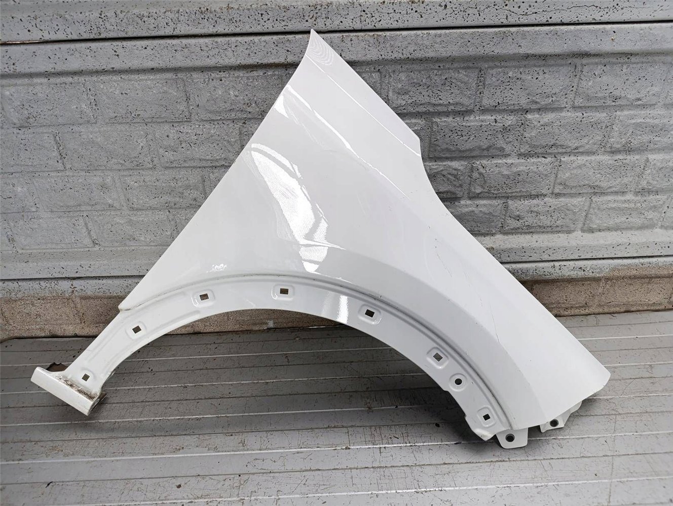 KIA NIRO 2022- BŁOTNIK PRAWY PRZEDNI ORYGINAŁ (17897163468)