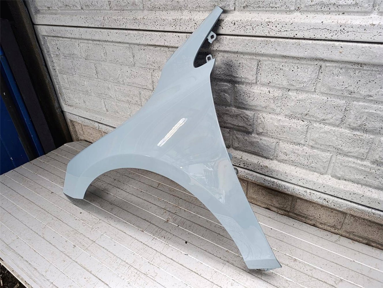 VOLVO V40 13-18 BŁOTNIK PRZEDNI LEWY ORYGINAŁ (17897196353)