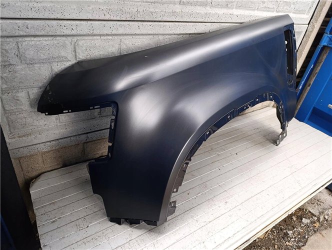 LAND ROVER DEFENDER 20- BŁOTNIK LEWY PRZEDNI ORYGINAŁ (17897197983)