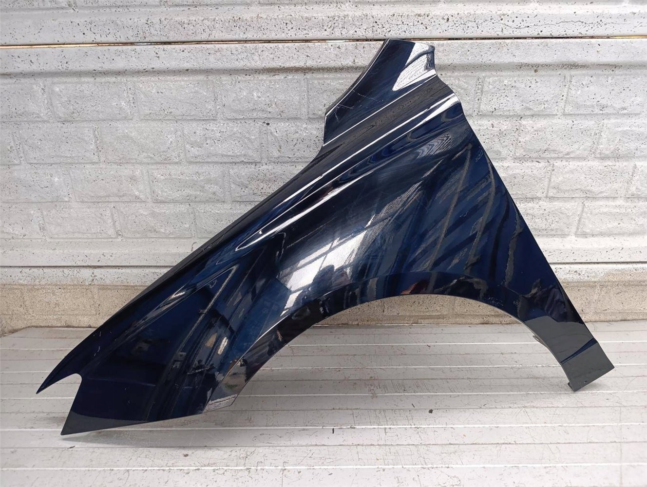 BŁOTNIK LEWY PRZÓD MG 5 EV 2020- ORYGINAŁ (17897234168)