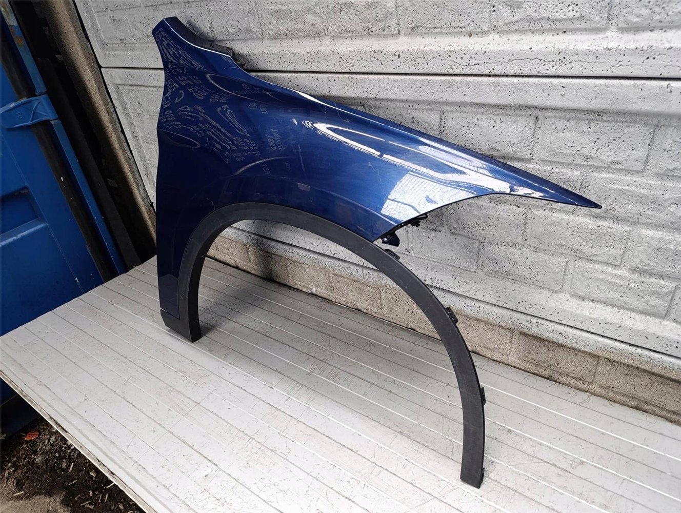 BŁOTNIK PRAWY PRZEDNI BMW X1 F48 2015 - 2022 ORYGINAŁ (17904989403)