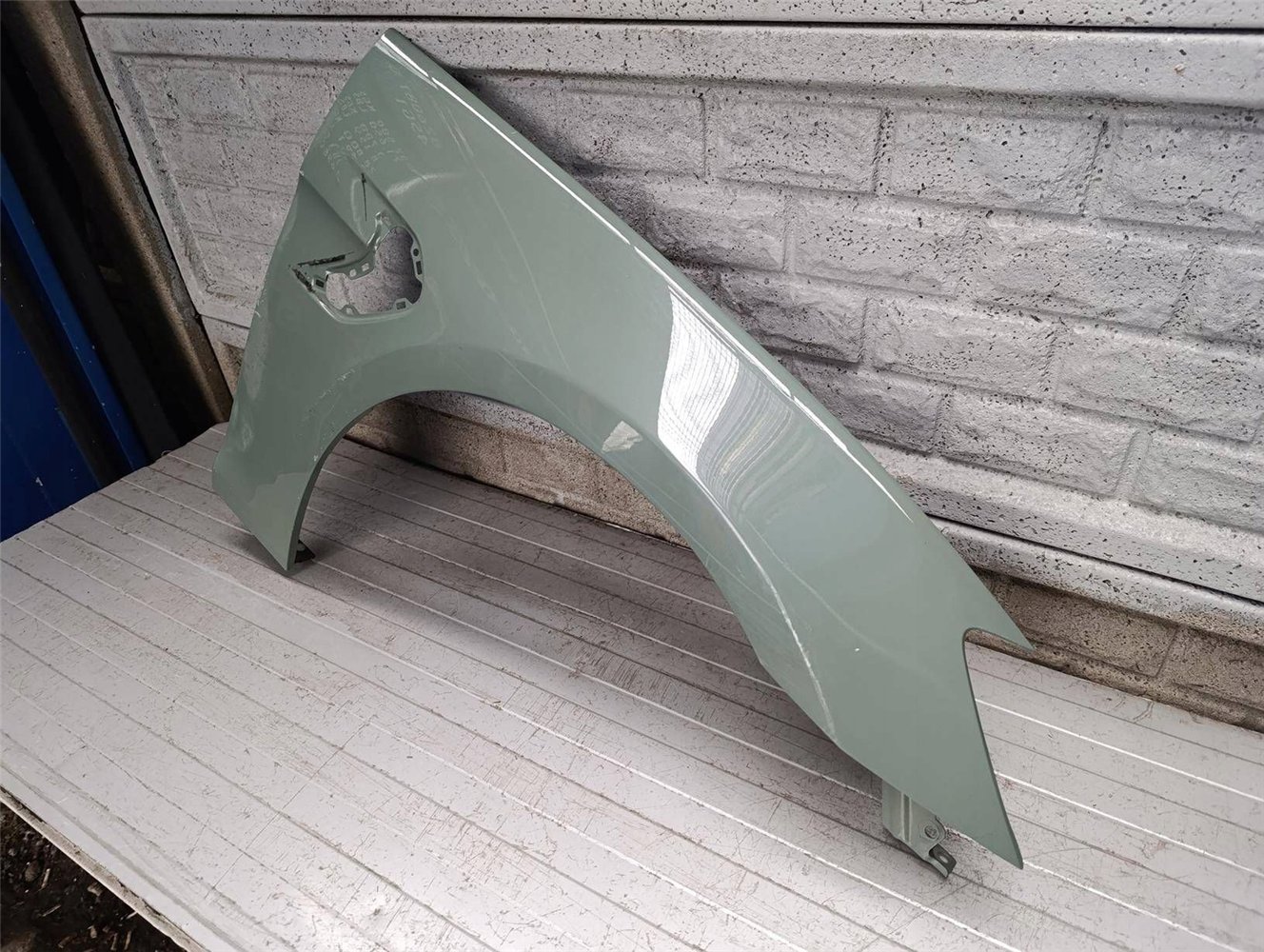 BYD SEAL BŁOTNIK PRAWY PRZEDNI ORYGINAŁ (17905001042)