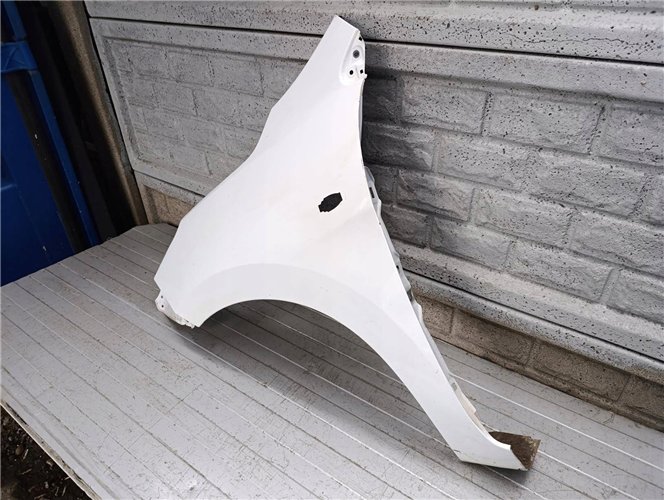 SUZUKI CELERIO 14-20 BŁOTNIK PRZEDNI LEWY ORYGINAŁ (17905011985)