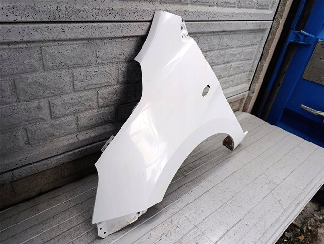 SUZUKI CELERIO 14-20 BŁOTNIK PRZEDNI LEWY ORYGINAŁ (17905011985)