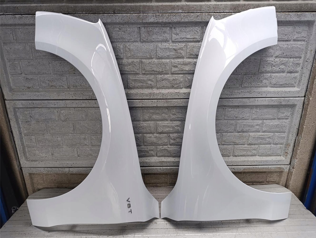 AUDI A8 D4 09-17 BŁOTNIK PRZEDNI LEWY PRAWY ORYGINAŁ (17905022006)