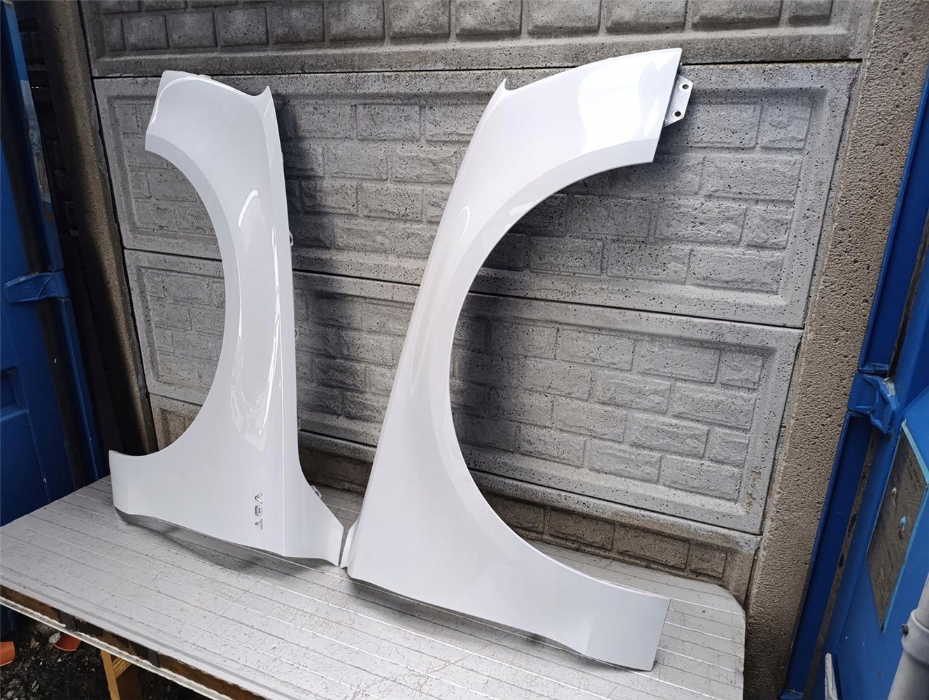 AUDI A8 D4 09-17 BŁOTNIK PRZEDNI LEWY PRAWY ORYGINAŁ (17905022006)