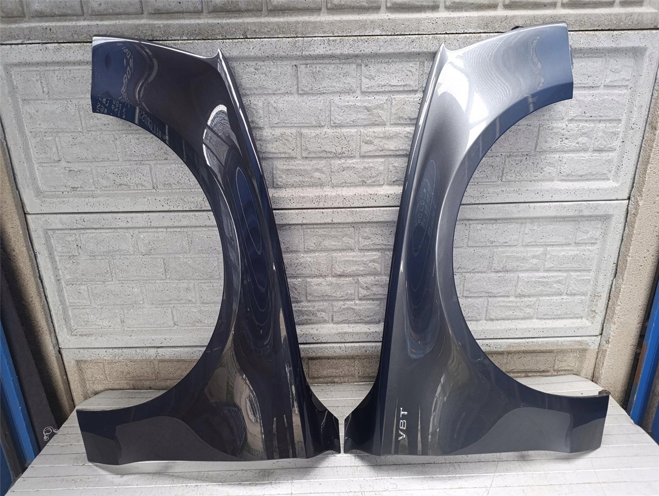 AUDI A8 D4 09-17 BŁOTNIK PRZEDNI LEWY PRAWY ORYGINAŁ (17905024370)