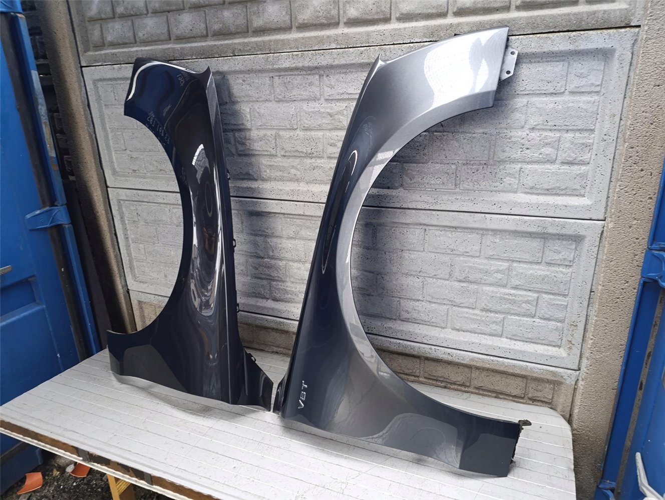 AUDI A8 D4 09-17 BŁOTNIK PRZEDNI LEWY PRAWY ORYGINAŁ (17905024370)