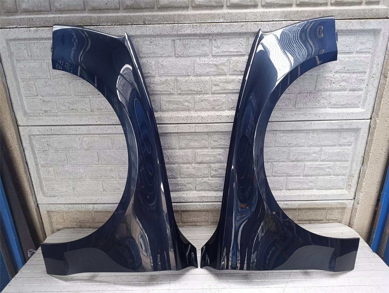 AUDI A8 D4 09-17 BŁOTNIK PRZEDNI LEWY PRAWY ORYGINAŁ (17905026464)