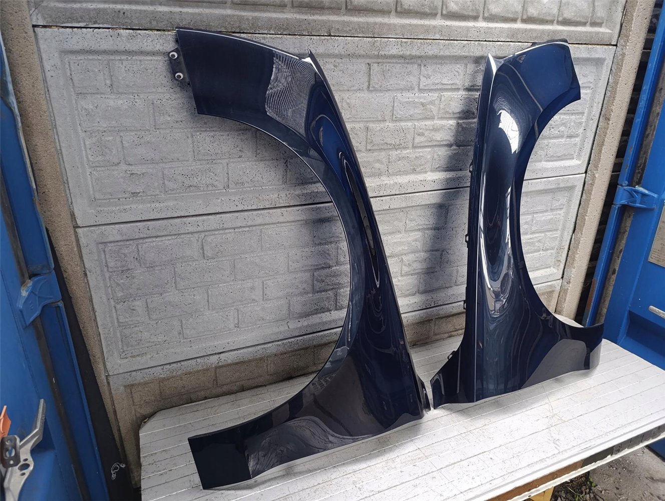 AUDI A8 D4 09-17 BŁOTNIK PRZEDNI LEWY PRAWY ORYGINAŁ (17905026464)