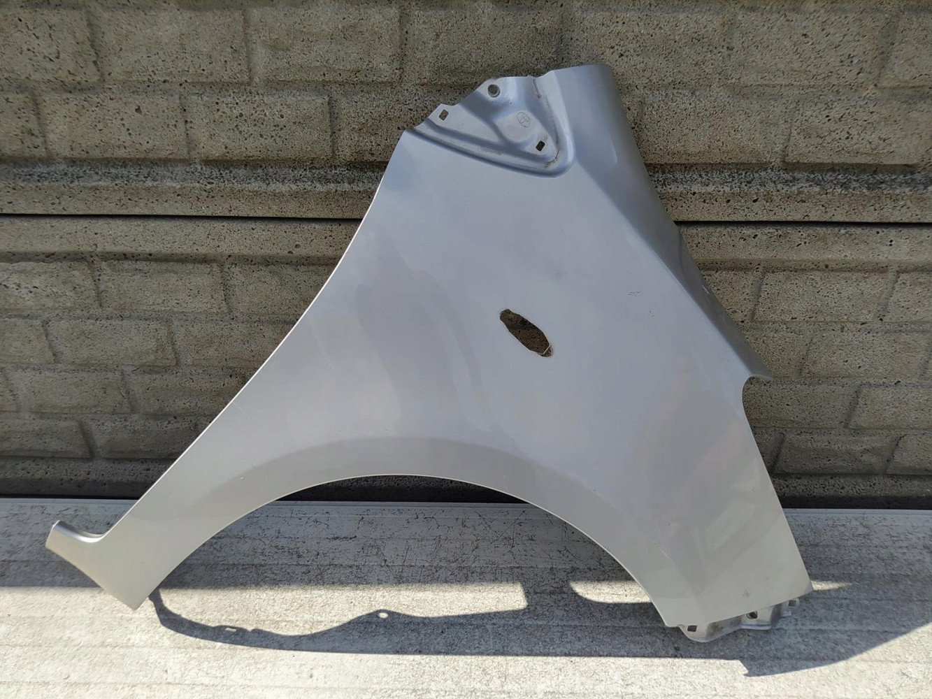 BŁOTNIK PRAWY PRZEDNI TOYOTA YARIS 2 II 2005-2012 - (12364326270)