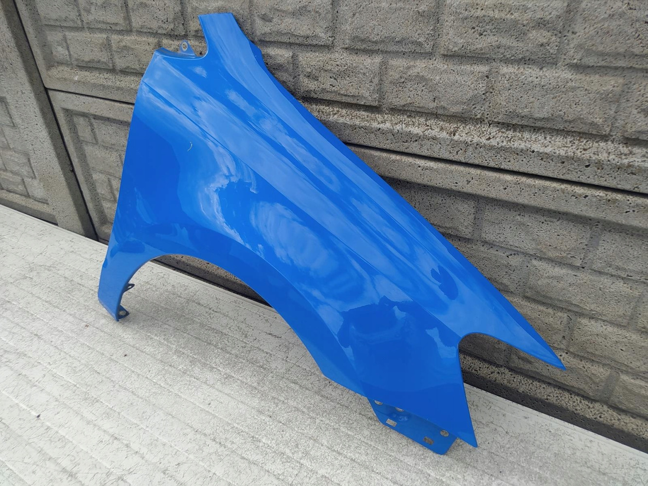 VW POLO 6R0 2009 - 2017 BŁOTNIK PRZEDNI PRAWY - (12369692919)