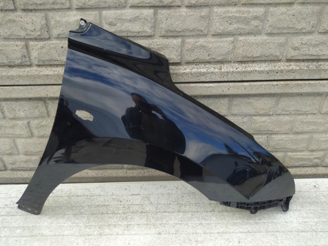 SUZUKI BALENO II 15-22 BŁOTNIK PRAWY PRZEDNI - (12382342686)
