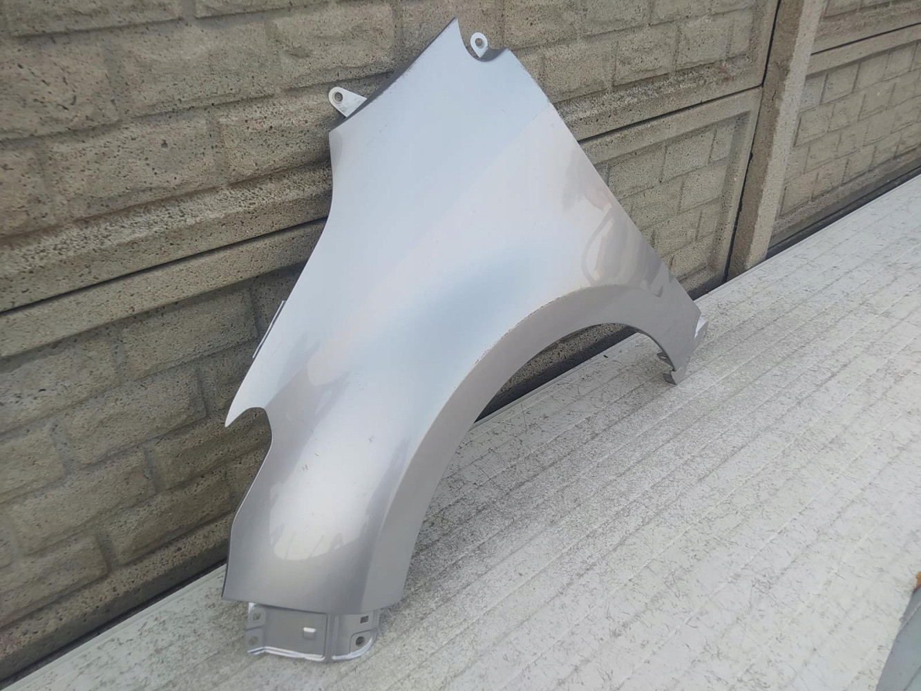 TOYOTA YARIS 4 IV 19-22 BŁOTNIK PRZEDNI LEWY - (12410374391)