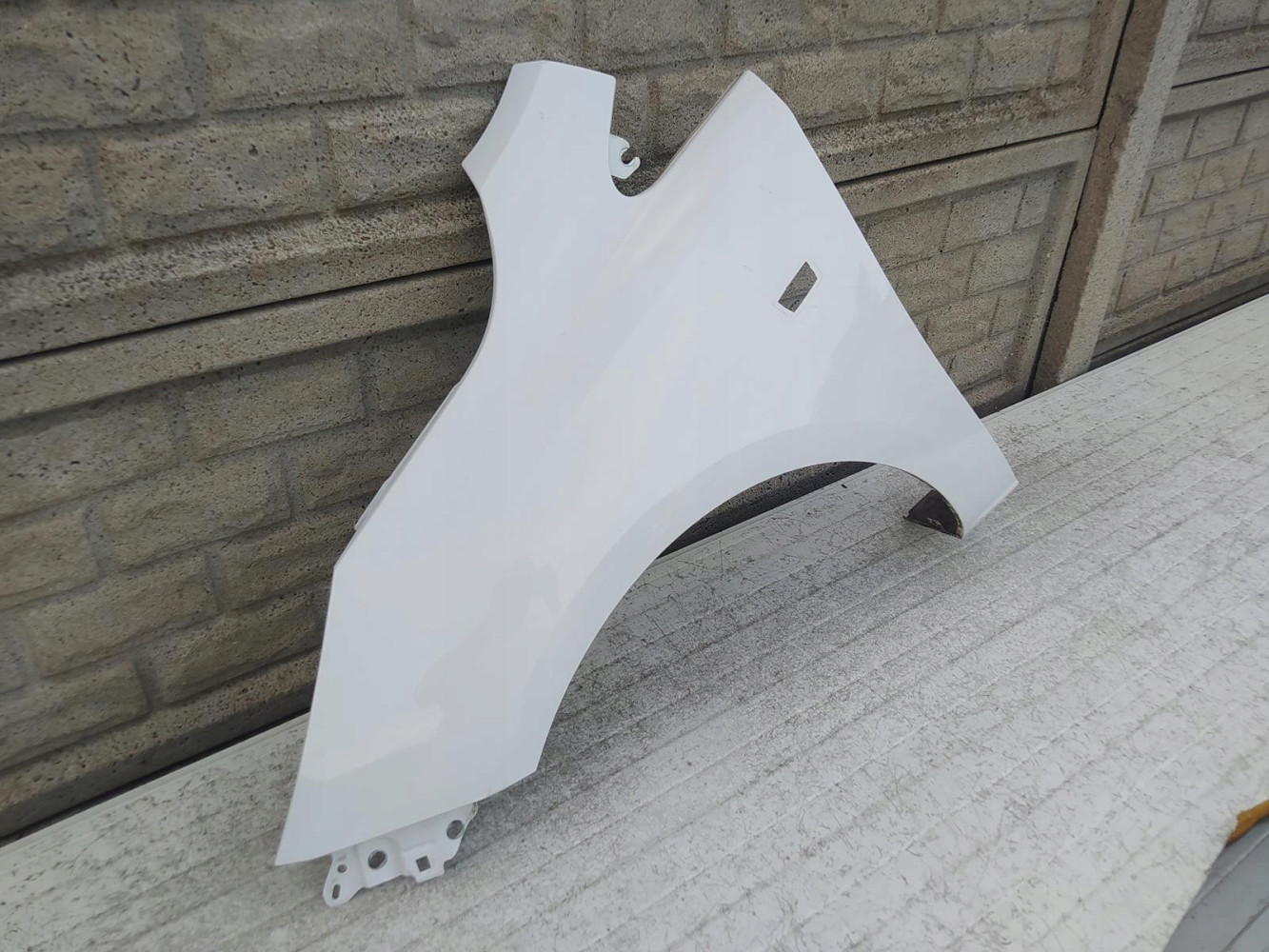 OPEL CORSA E 15-19 BŁOTNIK PRZEDNI LEWY - (12410511798)
