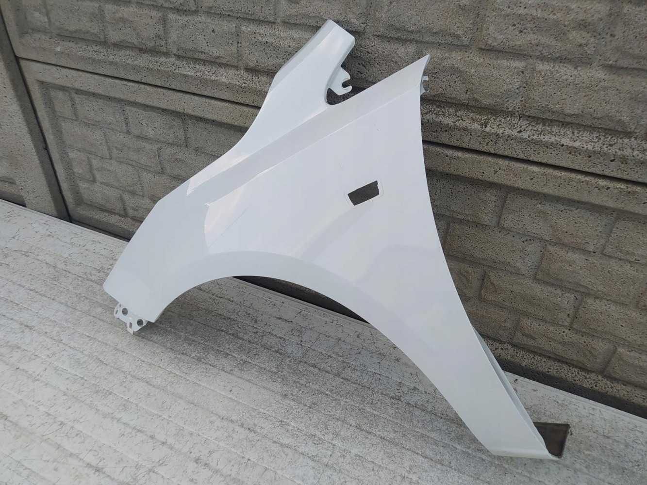 OPEL CORSA E 15-19 BŁOTNIK PRZEDNI LEWY - (12410511798)