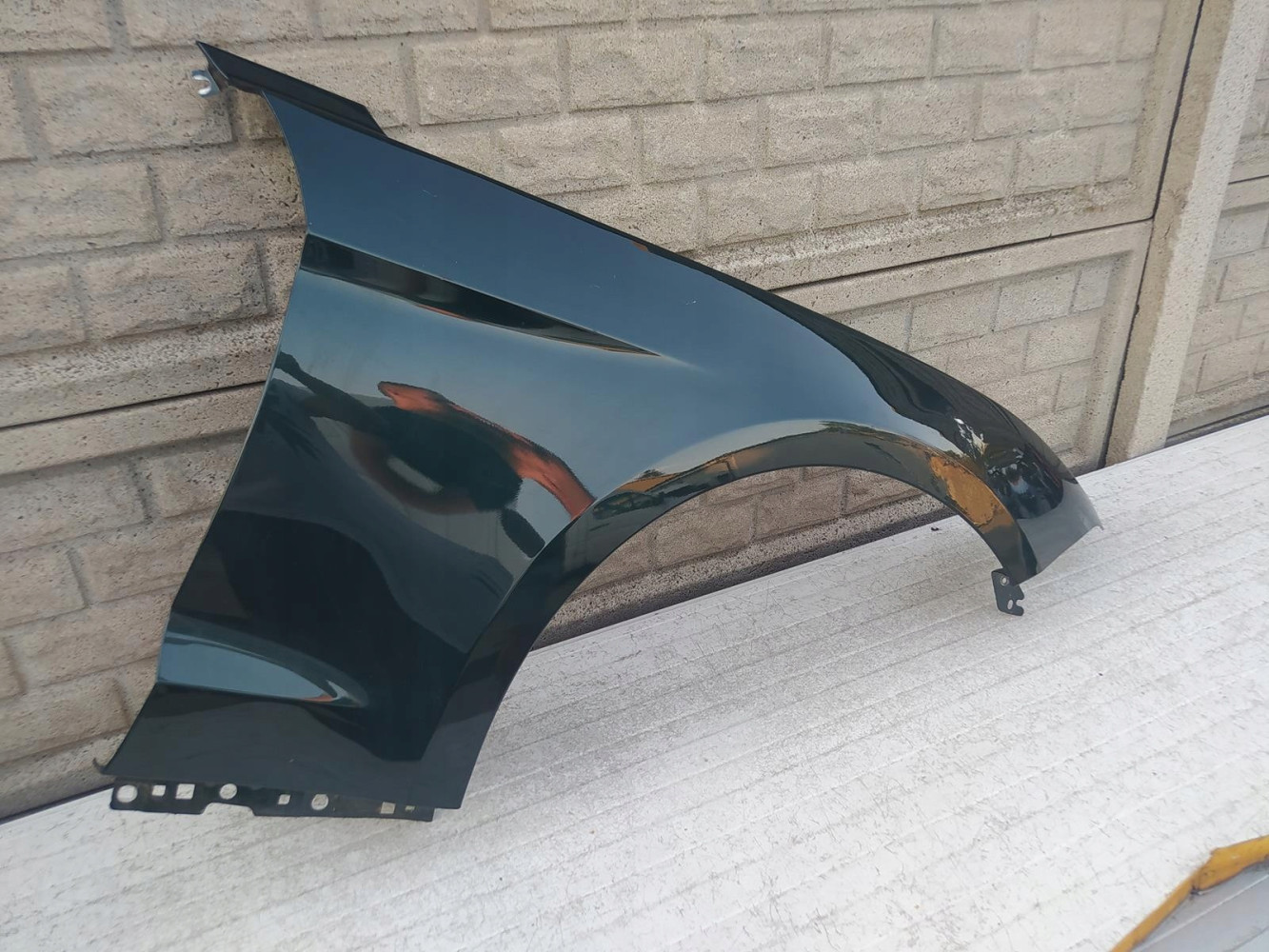 FORD MUSTANG VI LIFT 18 - 22 BŁOTNIK PRZEDNI PRAWY - (12489227824)