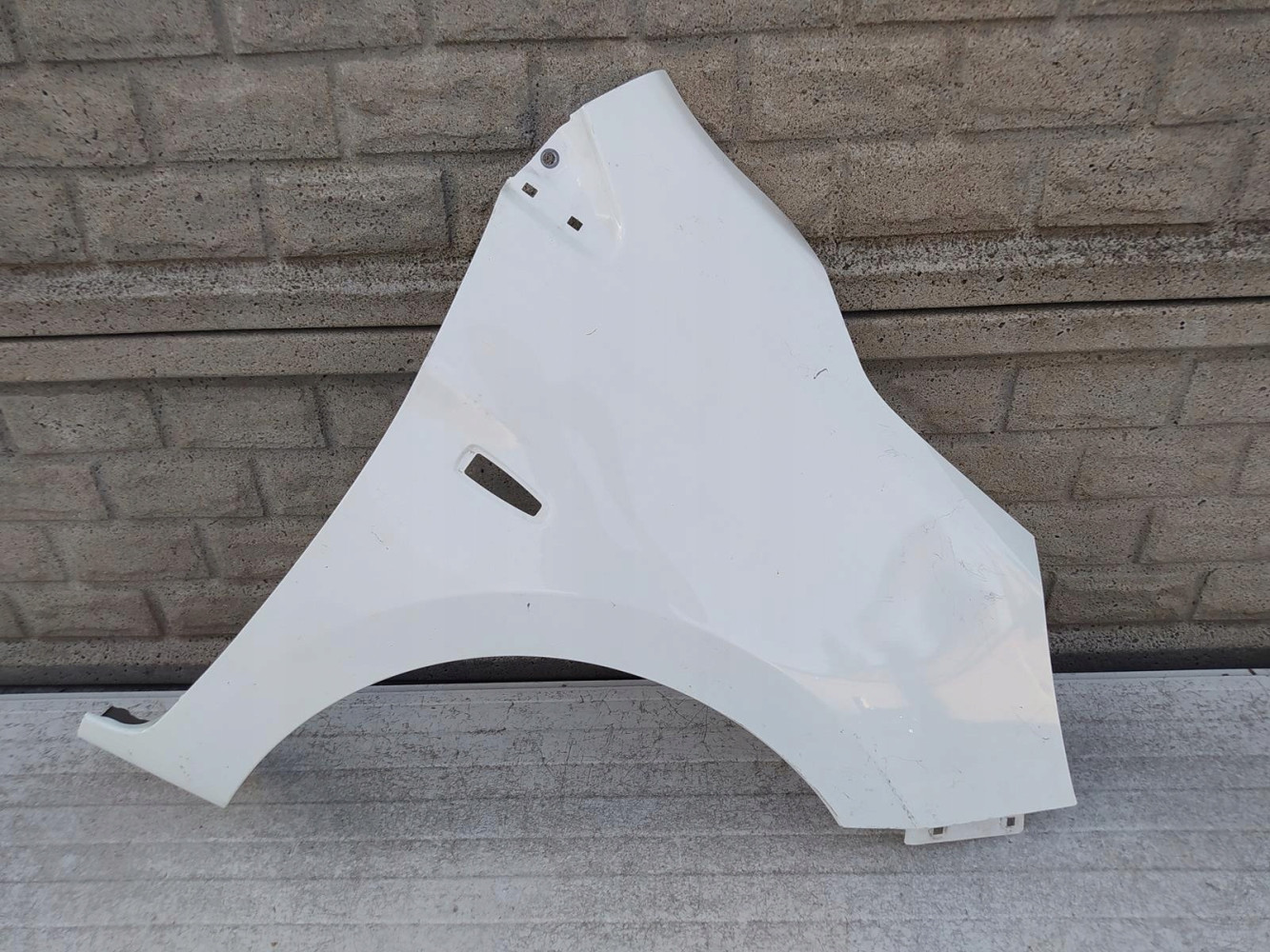 MITSUBISHI SPACE STAR 12-20 BŁOTNIK PRAWY PRZEDNI - (12493078401)