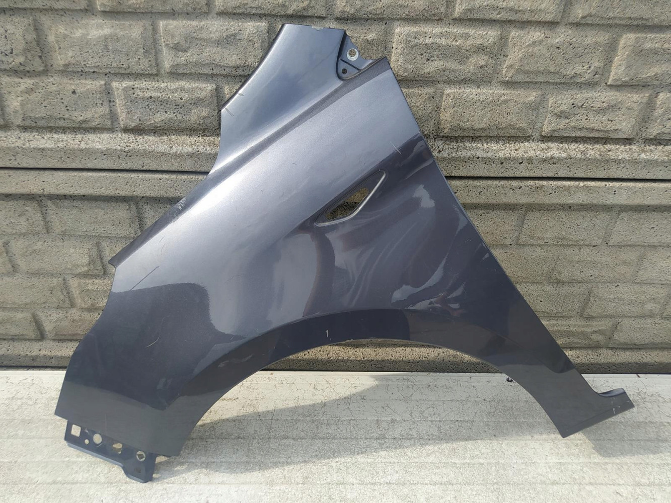 FORD KA+ PLUS MK3 III 16-22 BŁOTNIK PRZEDNI LEWY - (12493221608)