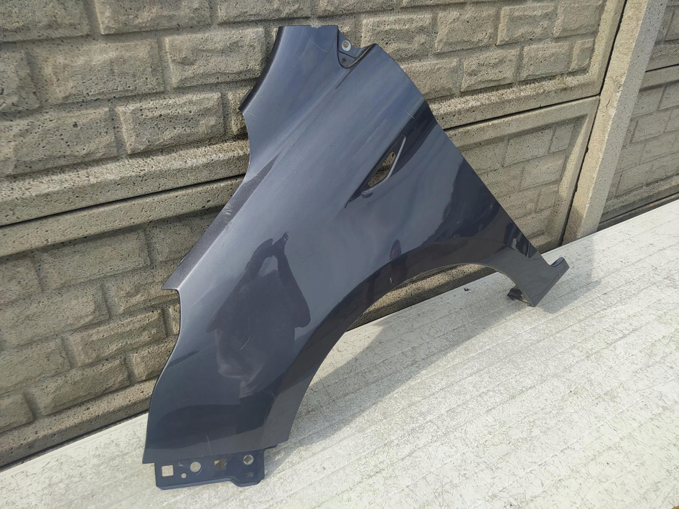 FORD KA+ PLUS MK3 III 16-22 BŁOTNIK PRZEDNI LEWY - (12493221608)